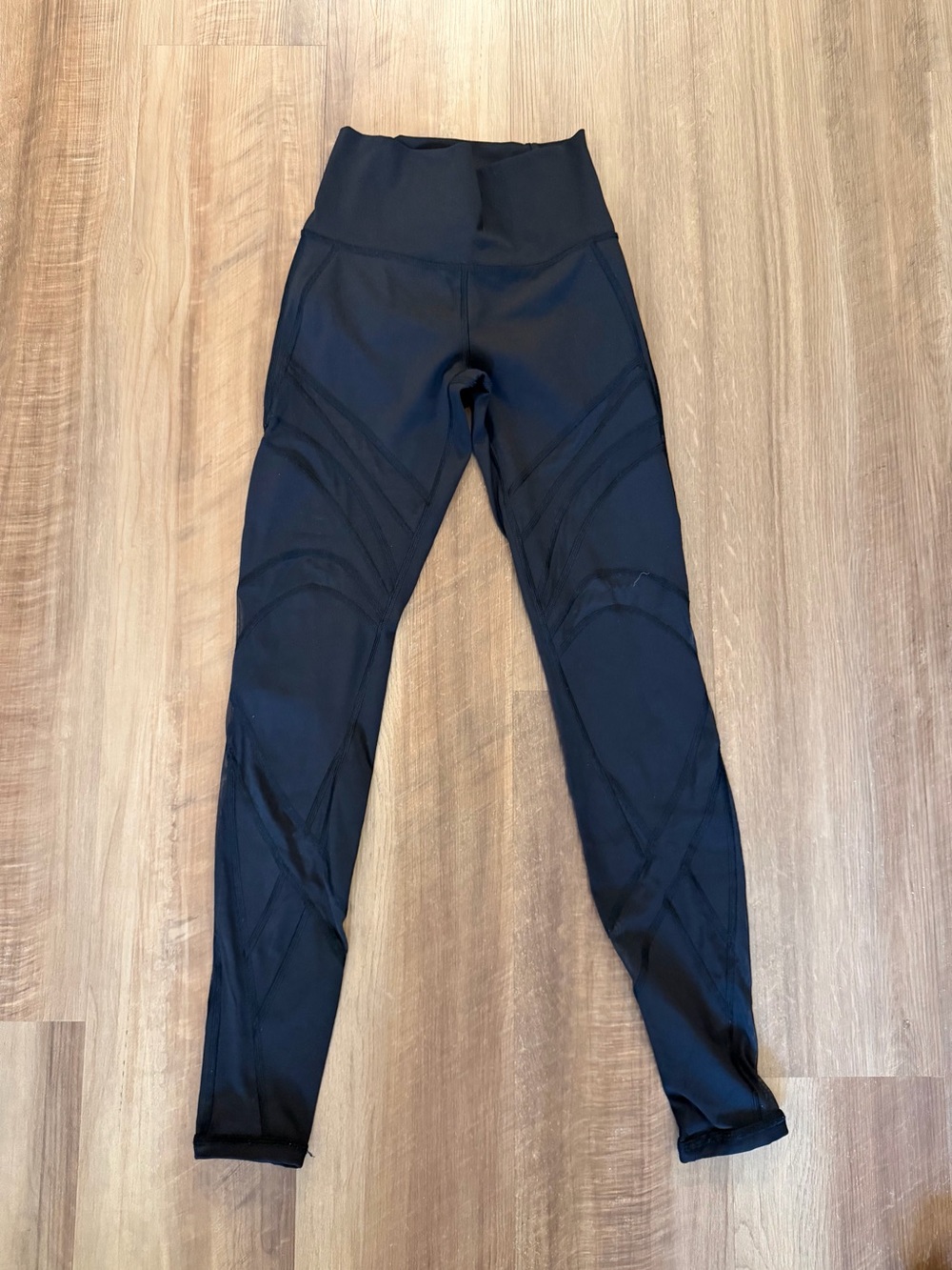 Lululemon Women’s Leggings Size 4 Black With‎ Mesh Workout Pants